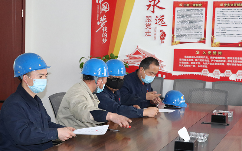 4月17日，公司組織生產車間簽訂了第五批“傳幫帶”師徒對子目標考核責任書